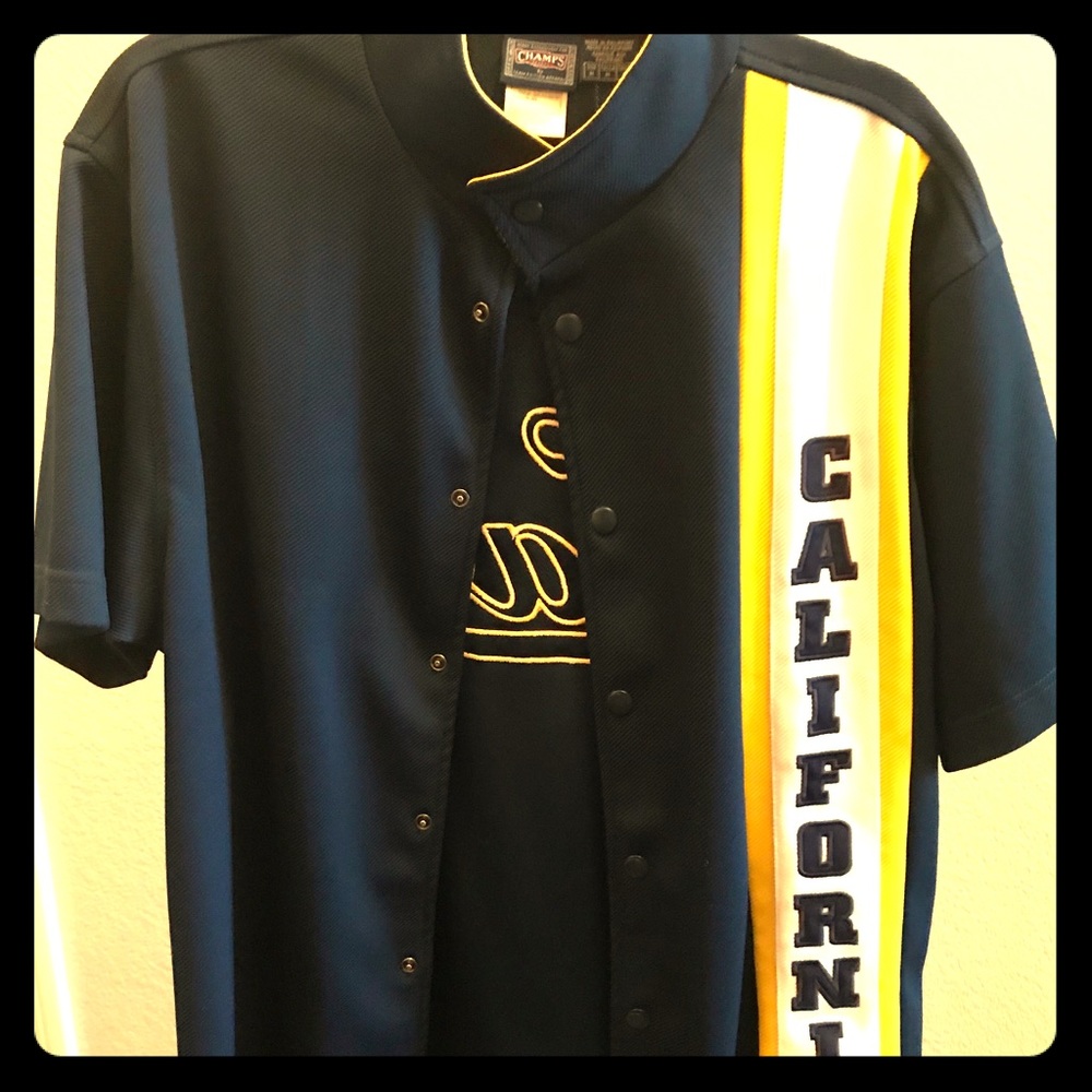 California Bears team sports warm up top